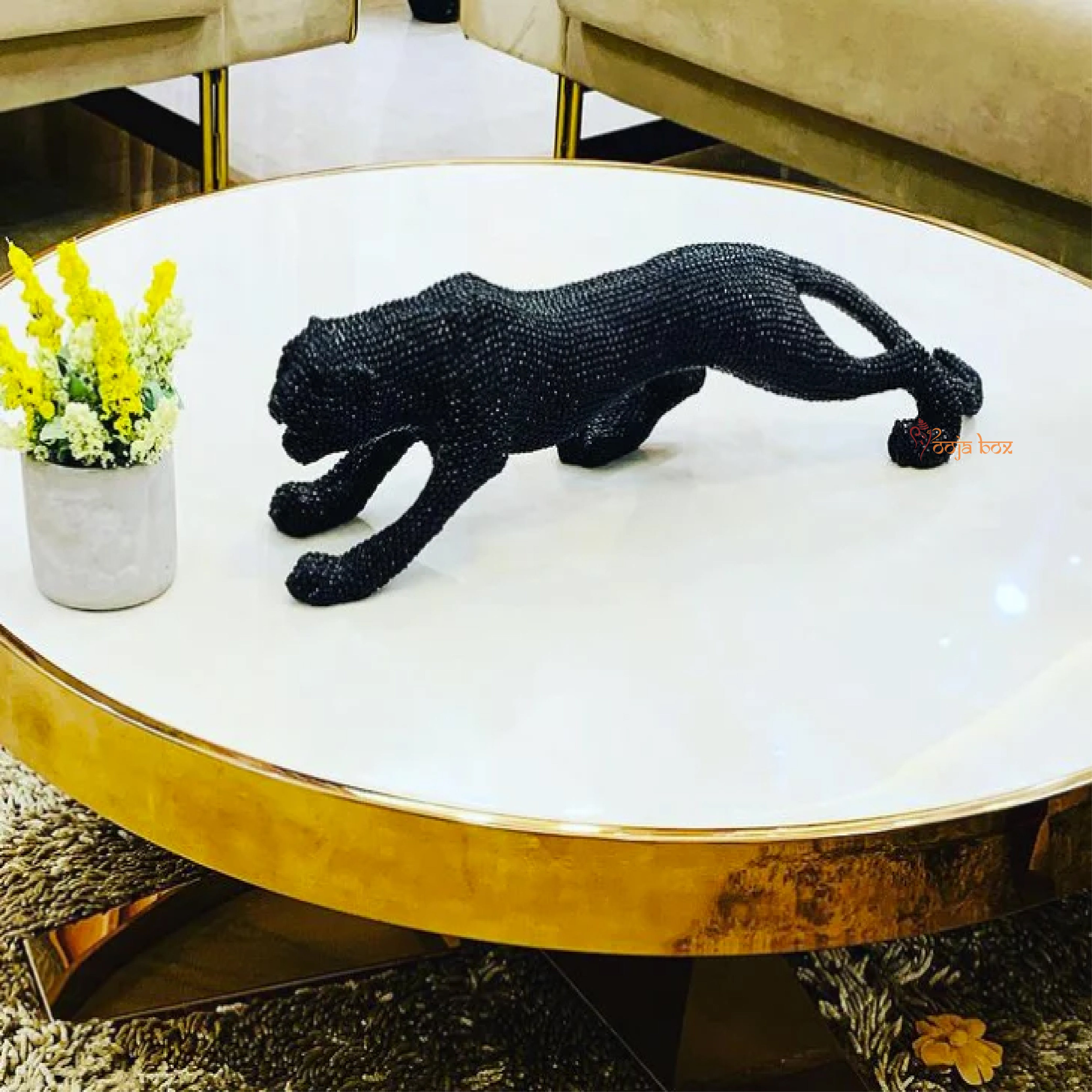 STRIKING PANTHER