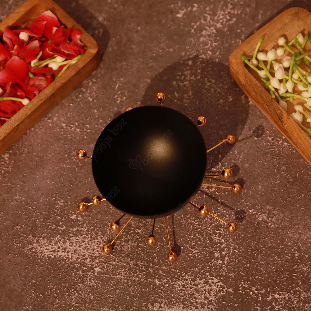 Modern Bowl With Decorative Brass Stand