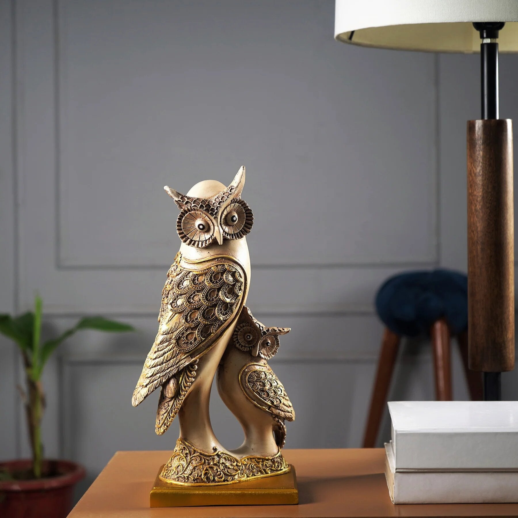 Artistic Gold Winged Bright Owls