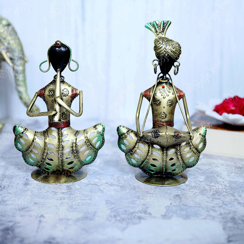 Clarinet Lady and Dholak Man Artist Statue