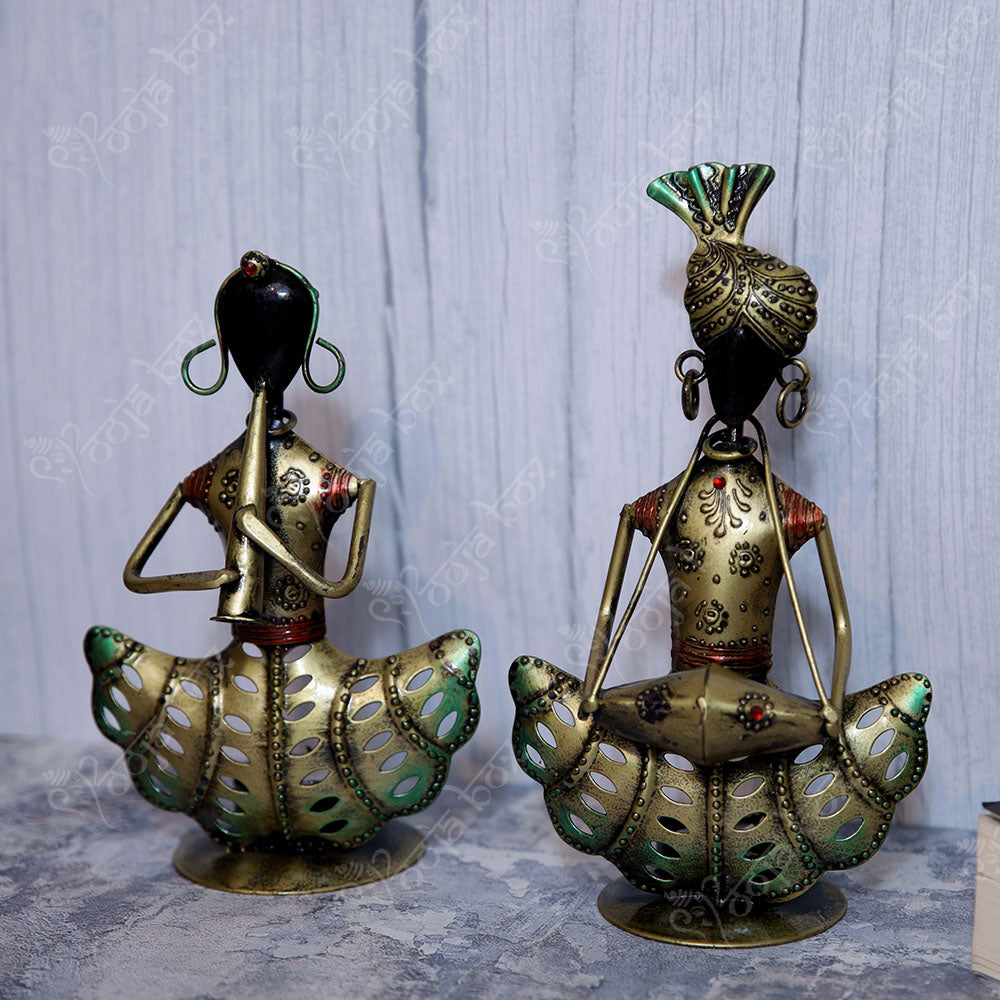 Clarinet Lady and Dholak Man Artist Statue