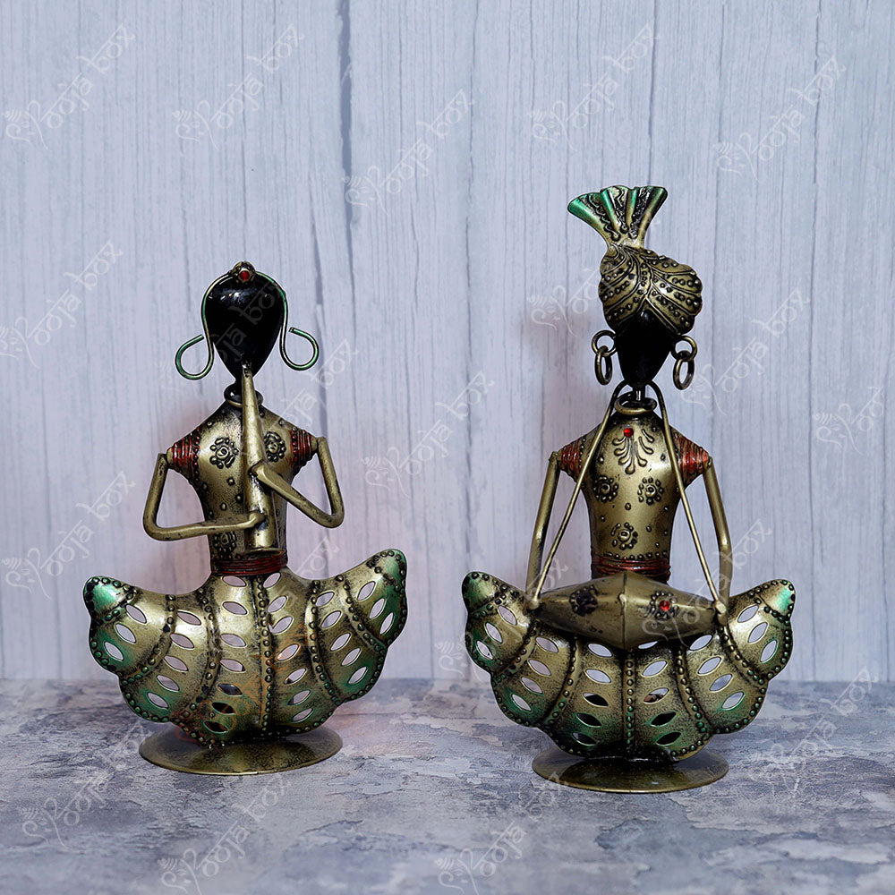 Clarinet Lady and Dholak Man Artist Statue