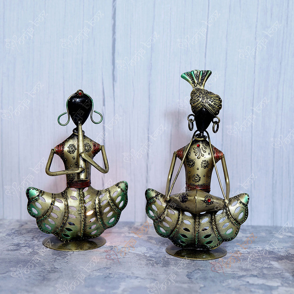 Clarinet Lady and Dholak Man Artist Statue