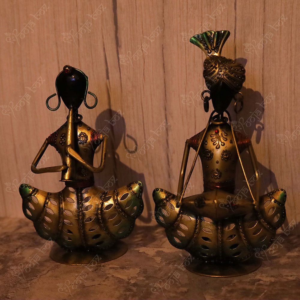 Clarinet Lady and Dholak Man Artist Statue