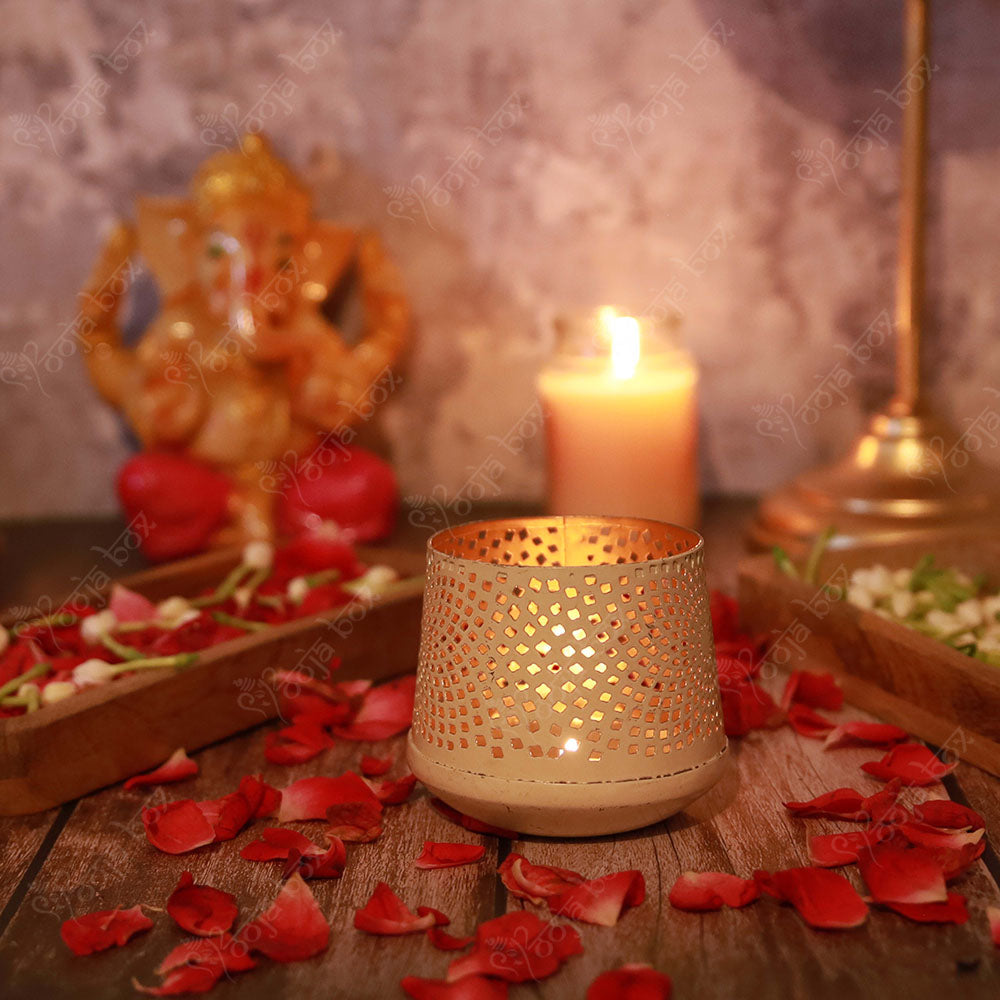 Creative White Candle Light Holder