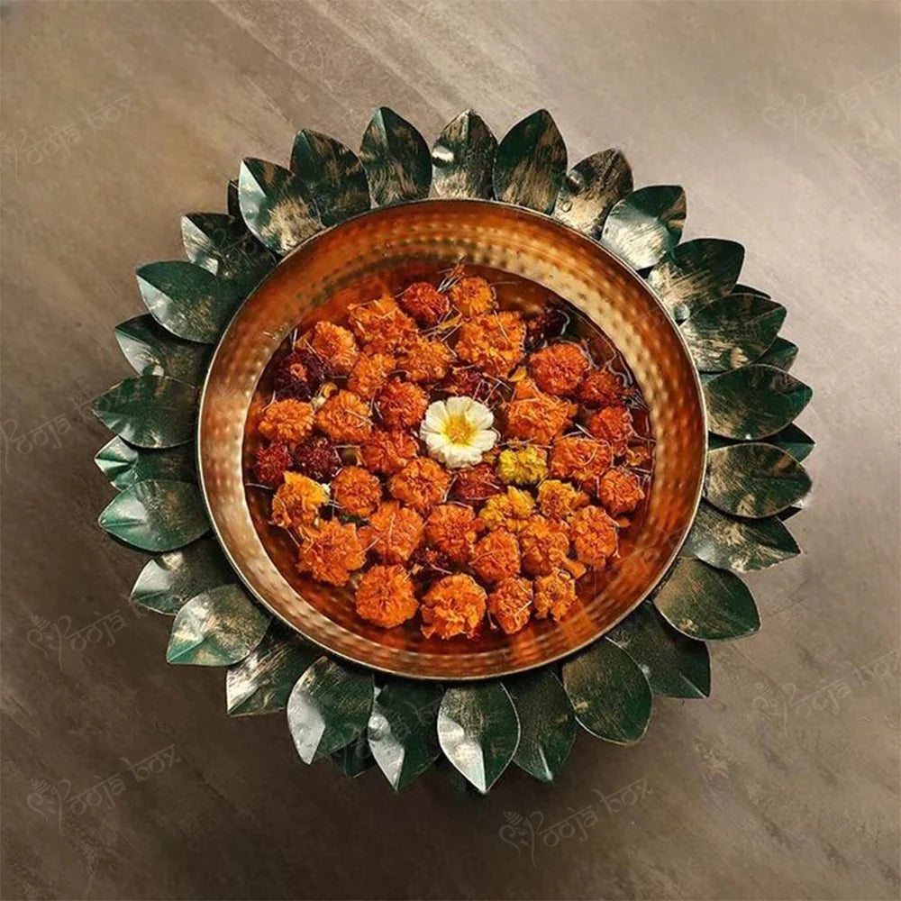 Decorative Vivid Green Lotus Urli