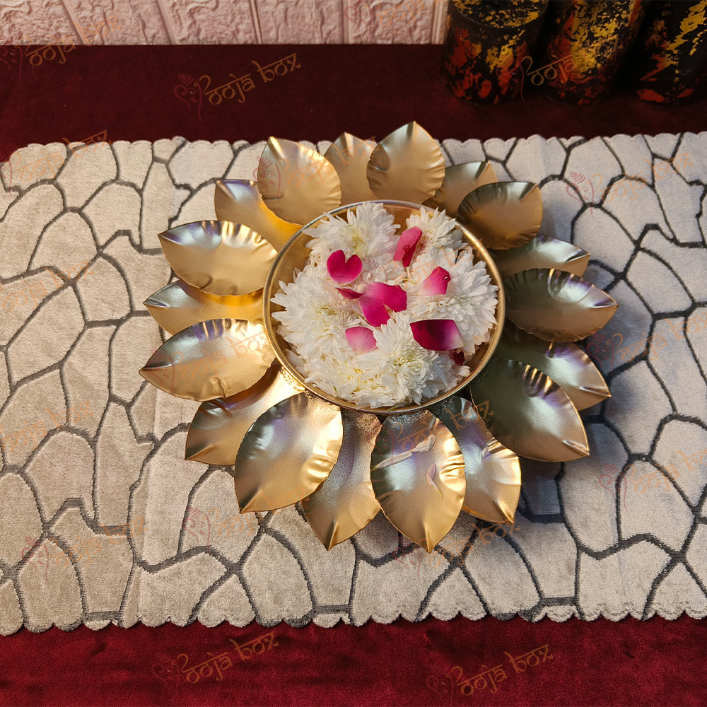 Decorative Gold Leaf Design Urli