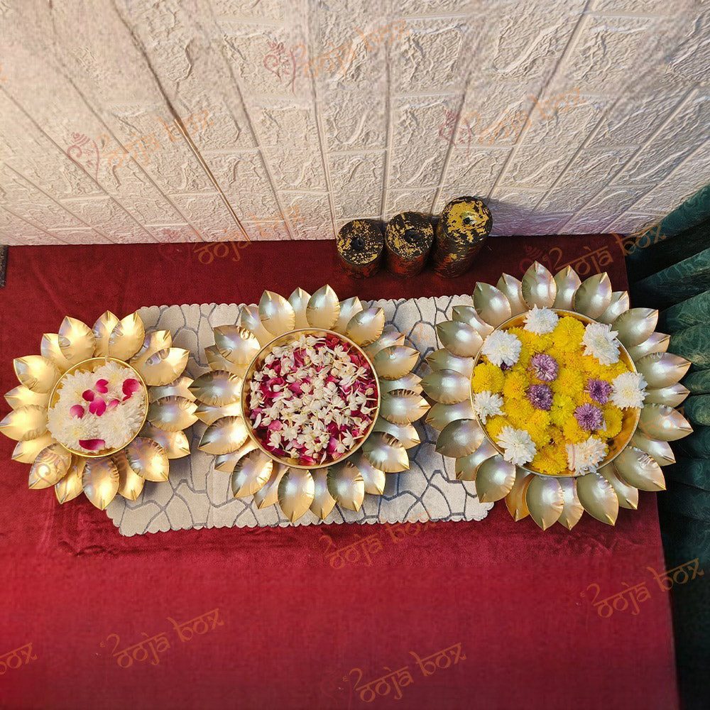 Decorative Gold Leaf Design Urli