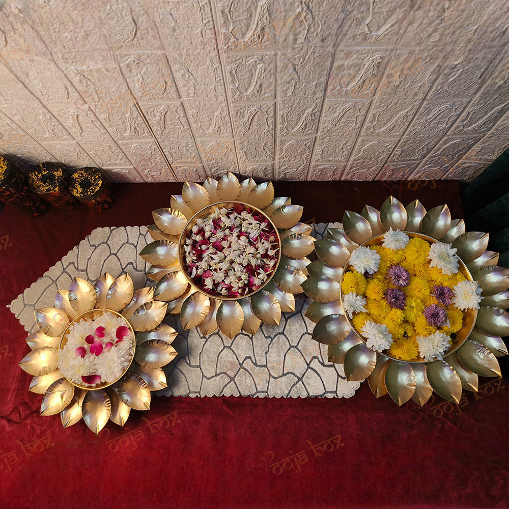 Decorative Gold Leaf Design Urli