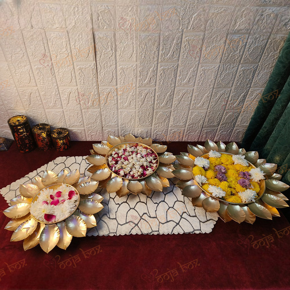 Decorative Gold Leaf Design Urli