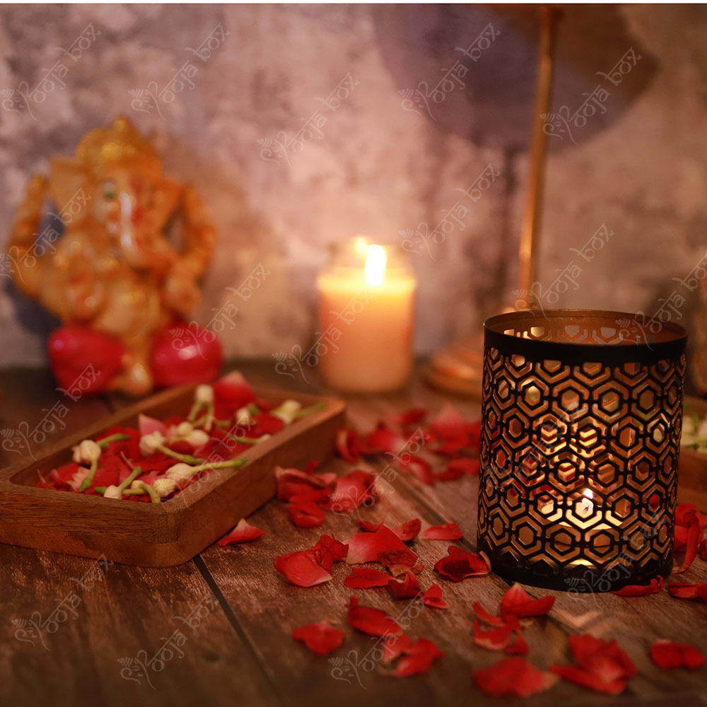 Splendid Black Candle Holder